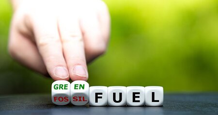 Could Green Ammonia Replace Fossil Fuels for Shipping ?